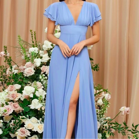 Elegant Dress - Picture 1 of 4